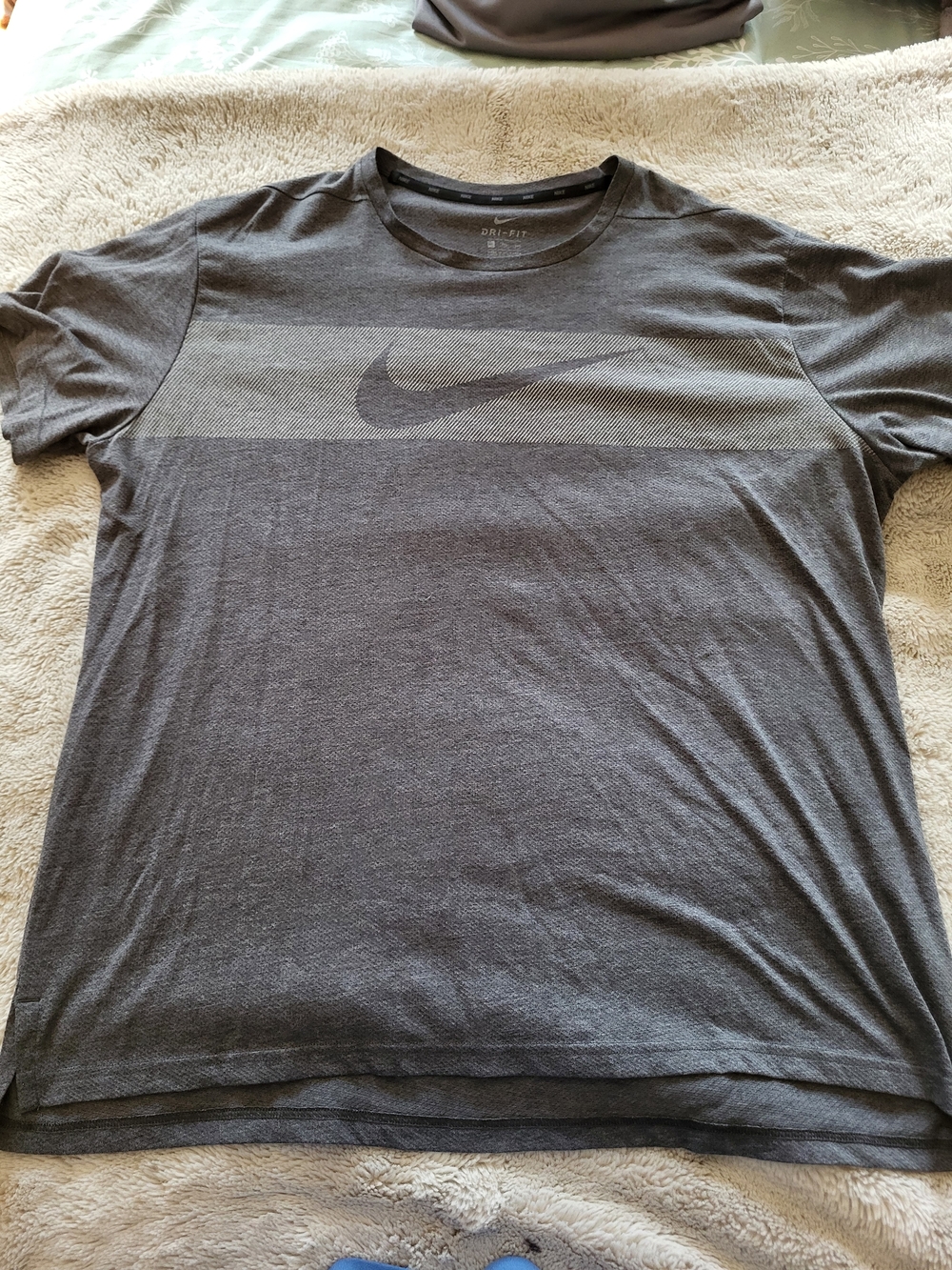 Nike Men’s Gray Dri-FIT Crew Neck Tee